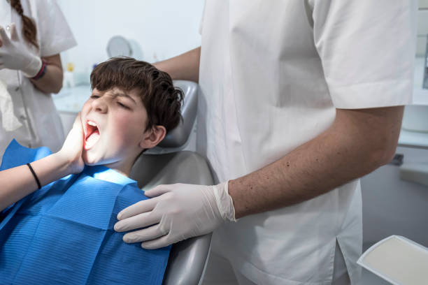 Best Dentist Open Late Near Me  in Lyndhurst, VA